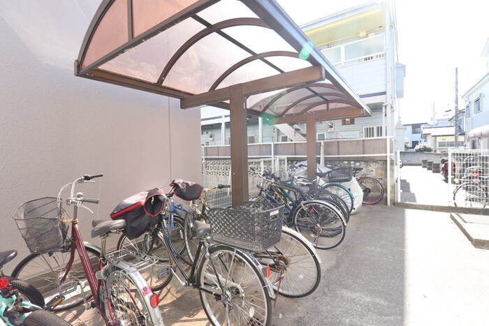 物件外観写真3　(駐輪場)
