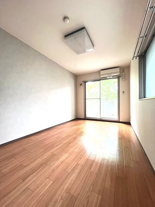 物件内観写真10　(居室)