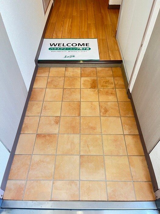 物件内観写真18　(玄関)