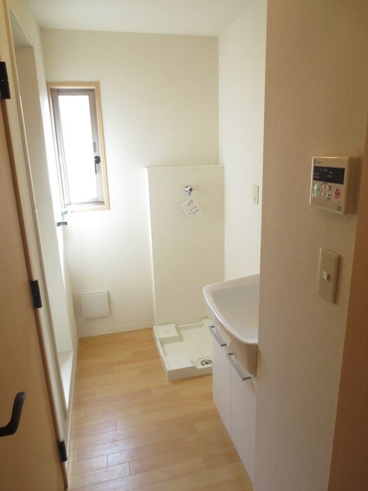 物件内観写真4　(洗面)