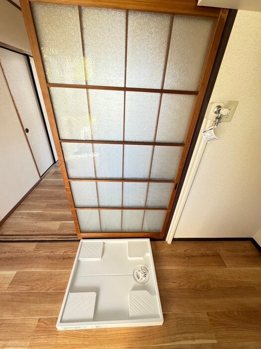 物件内観写真9　(洗濯機置場)