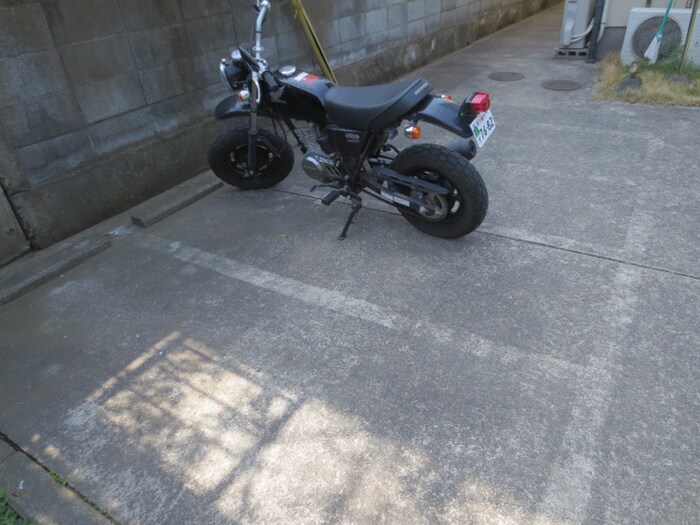 物件外観写真4　(駐輪場)