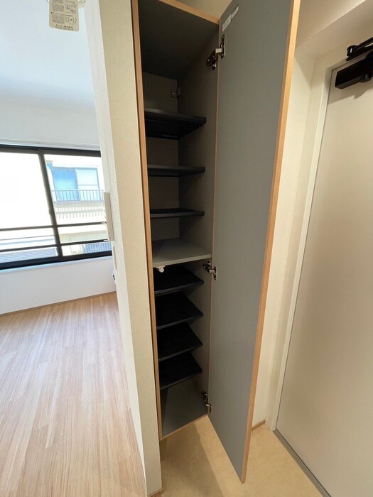 物件内観写真10　(室内からの展望)