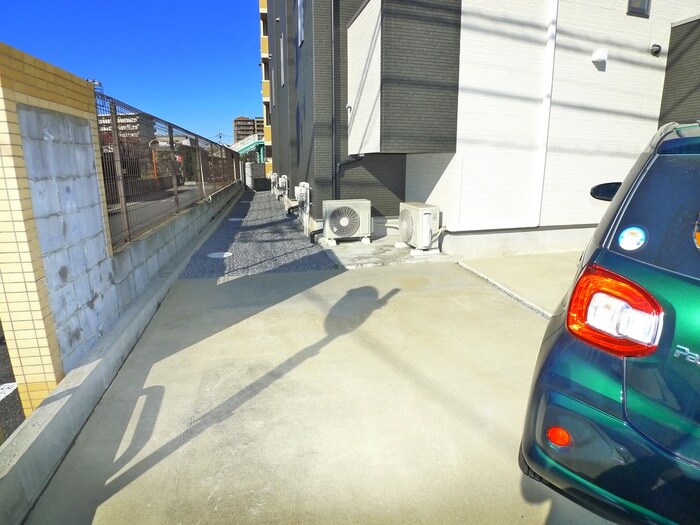 物件外観写真5　(駐輪場)