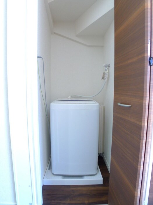 物件内観写真17　(洗濯機置場)