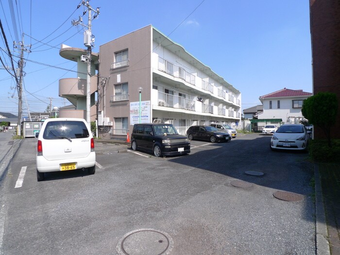 物件外観写真2　(駐車場)