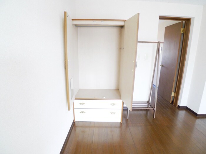 物件内観写真12　(収納)