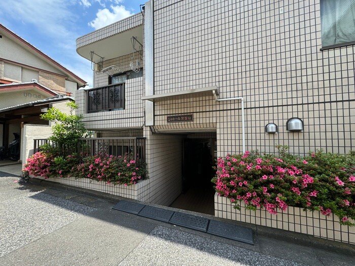 物件外観写真4　(エントランス部分)