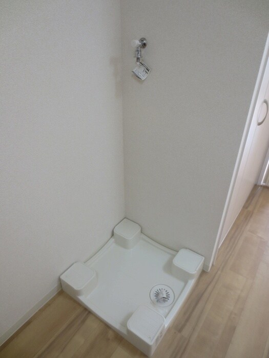 物件内観写真14　(洗濯機置場)