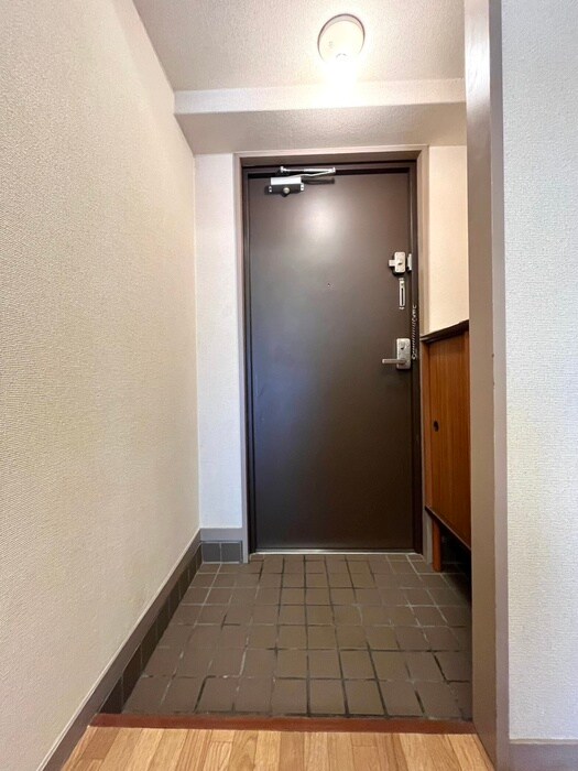 物件内観写真15　(玄関)
