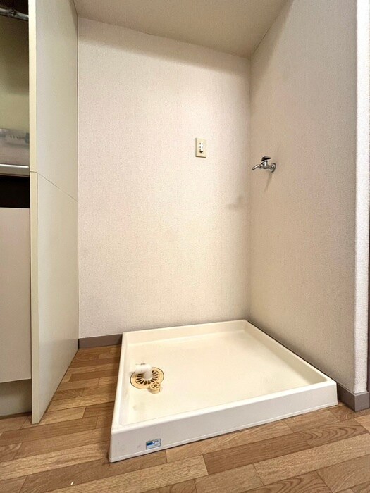 物件内観写真18　(洗濯機置場)