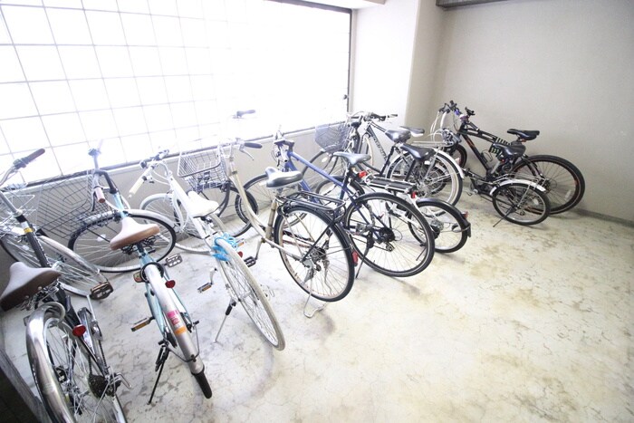 物件外観写真6　(駐輪場)
