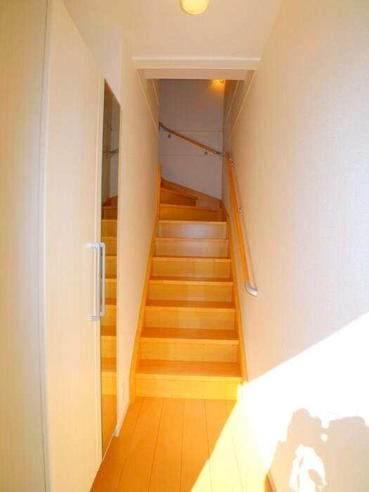 物件内観写真8　(玄関)