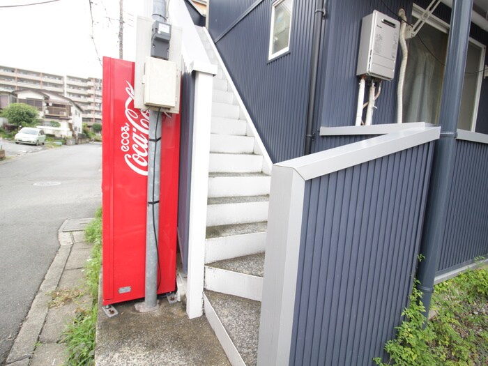 物件外観写真2　(エントランス部分)