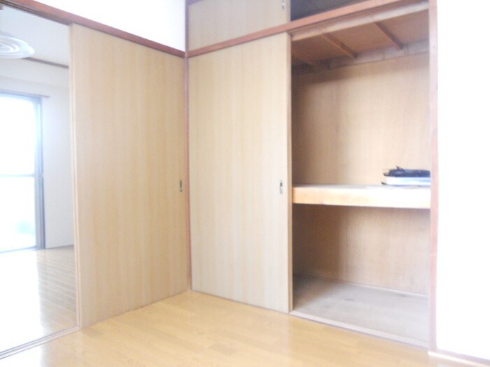 物件内観写真8　(居室)