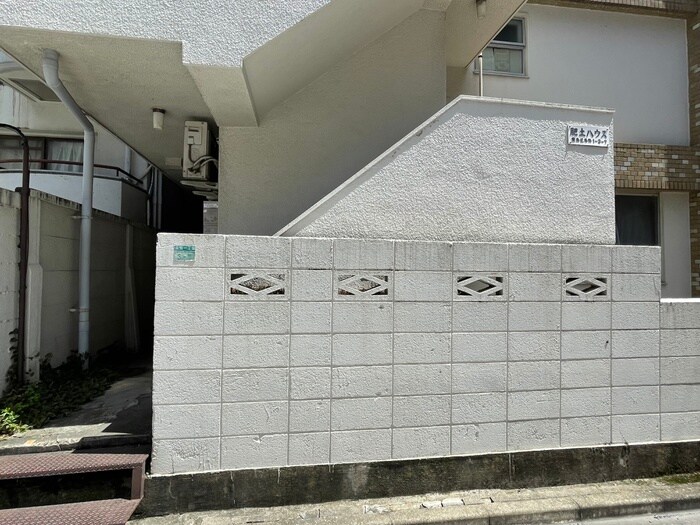 物件外観写真5　(エントランス部分)