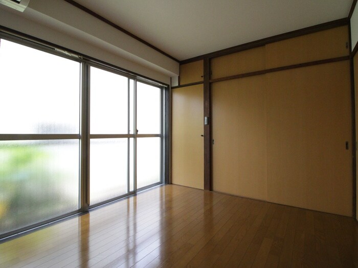 物件内観写真10　(居室)