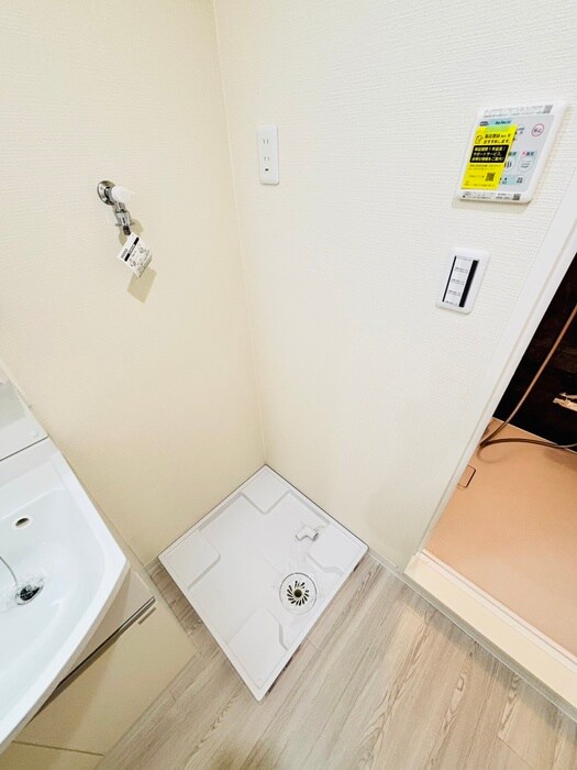 物件内観写真18　(洗濯機置場)