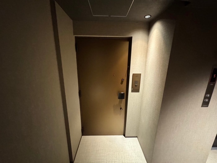 物件内観写真7　(玄関)