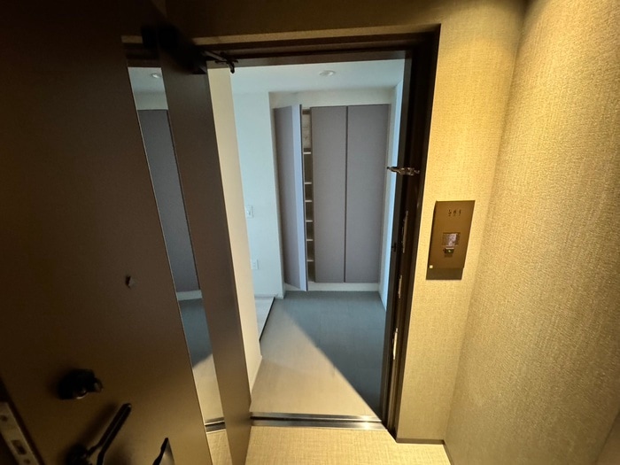 物件内観写真8　(玄関)