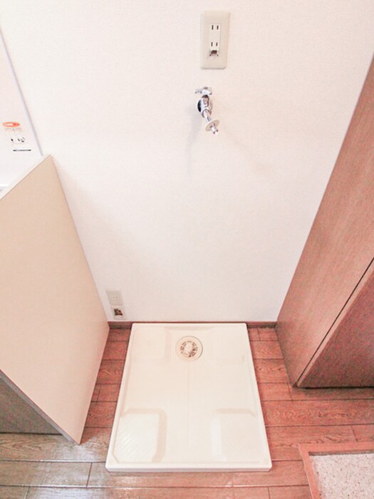 物件内観写真11　(洗濯機置場)