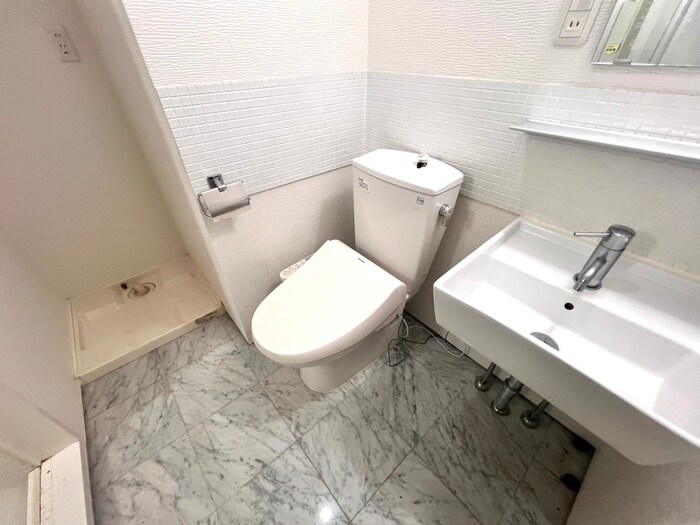 物件内観写真13　(トイレ)