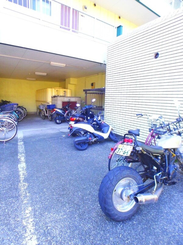 バイク置き場