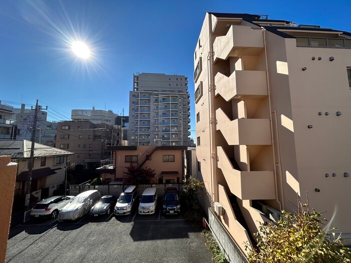 物件内観写真22　(室内からの展望)