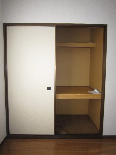 物件内観写真8　(収納)