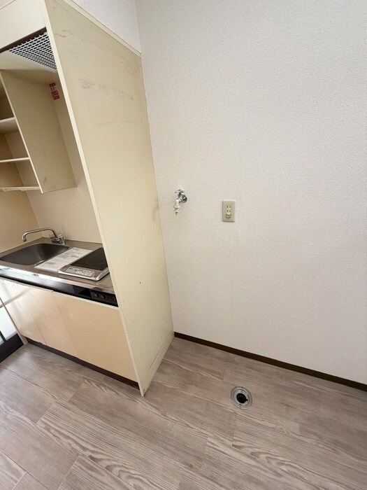 物件内観写真11　(洗濯機置場)