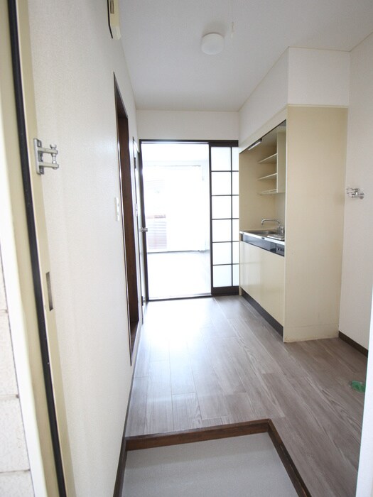 物件内観写真14　(玄関)