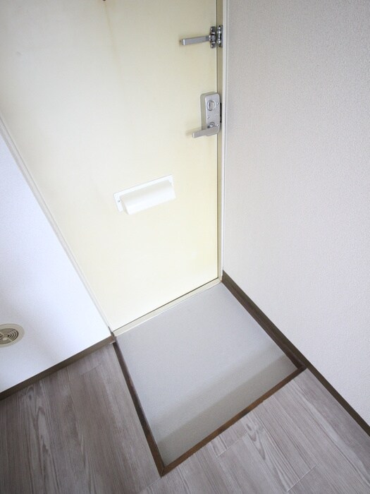 物件内観写真18　(玄関)