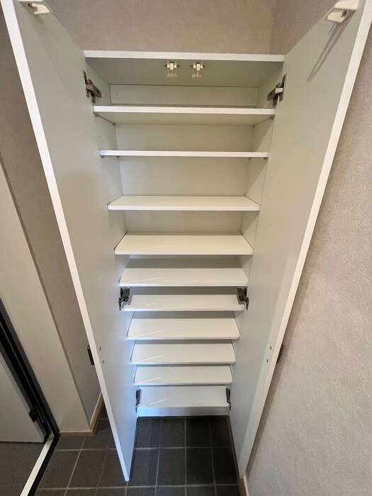 物件内観写真18　(靴箱)