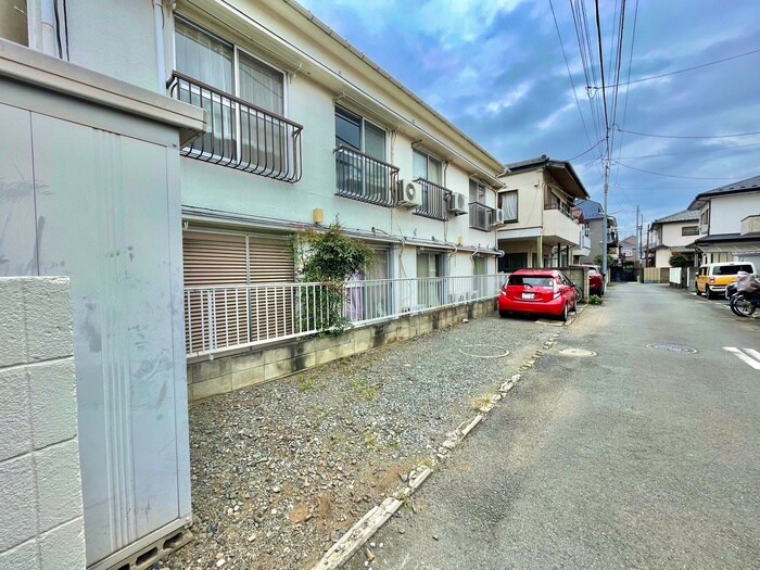 物件外観写真4　(駐車場)