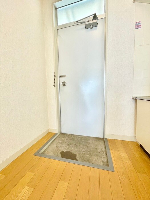 物件内観写真19　(玄関)