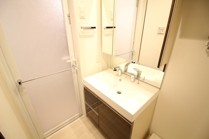 物件内観写真9　(洗面)