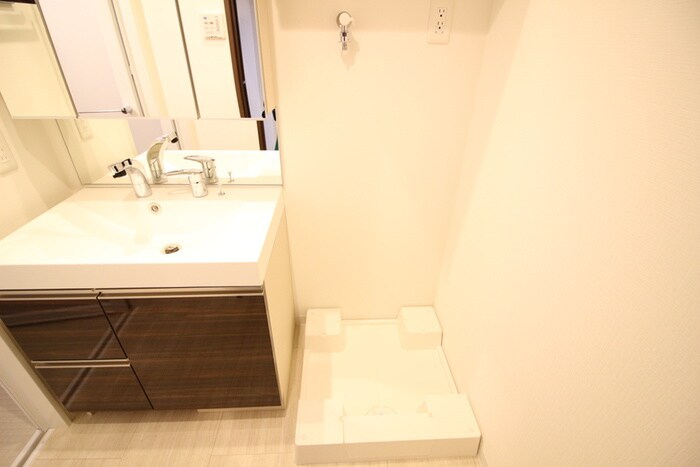 物件内観写真12　(洗濯機置場)