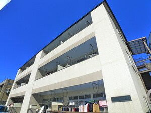 関原ロイヤルハイツ１外観写真