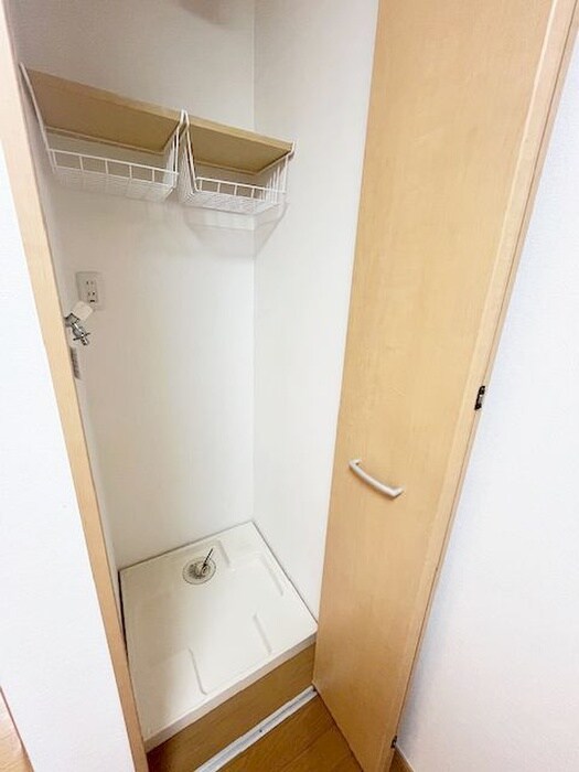 物件内観写真13　(洗濯機置場)