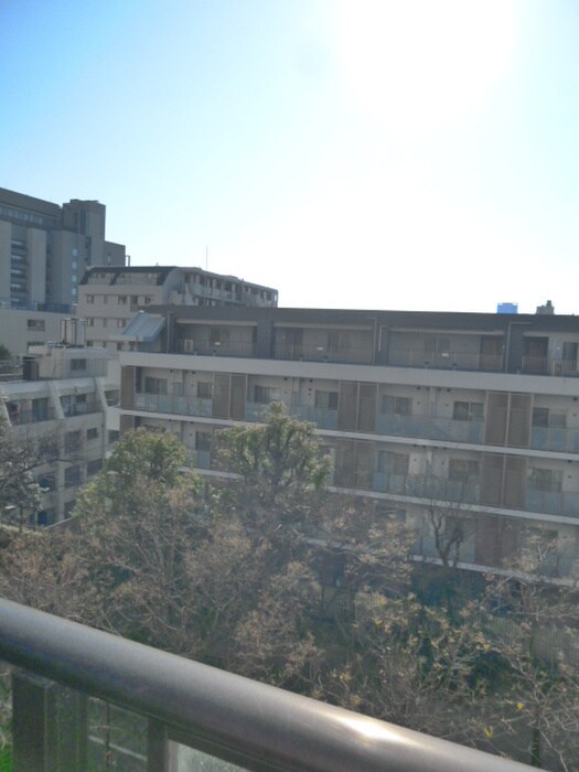 物件内観写真16　(室内からの展望)