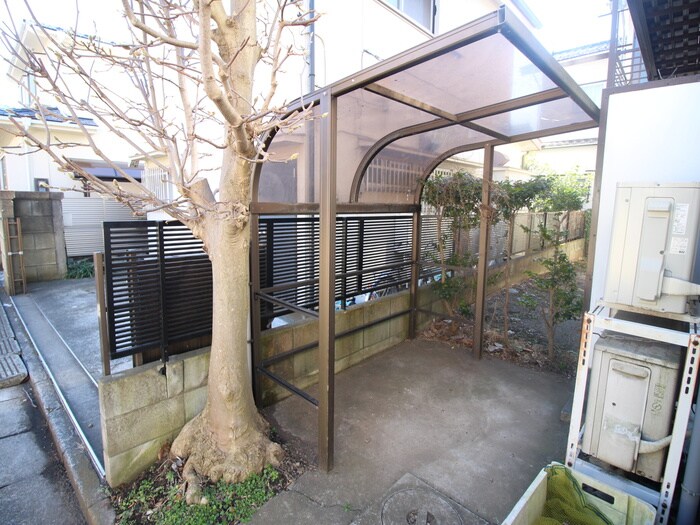 物件外観写真5　(駐輪場)