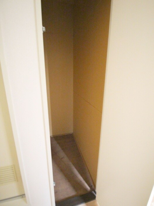 物件内観写真12　(収納)