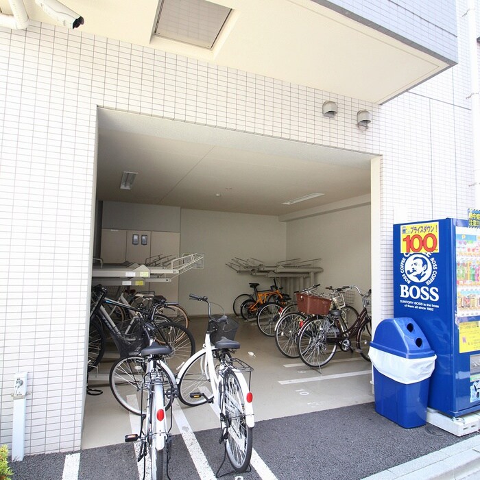 物件外観写真5　(駐輪場)