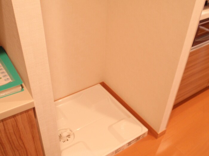 物件内観写真12　(洗濯機置場)