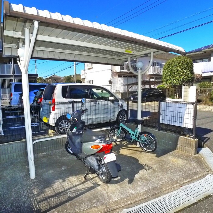 物件外観写真5　(駐輪場)