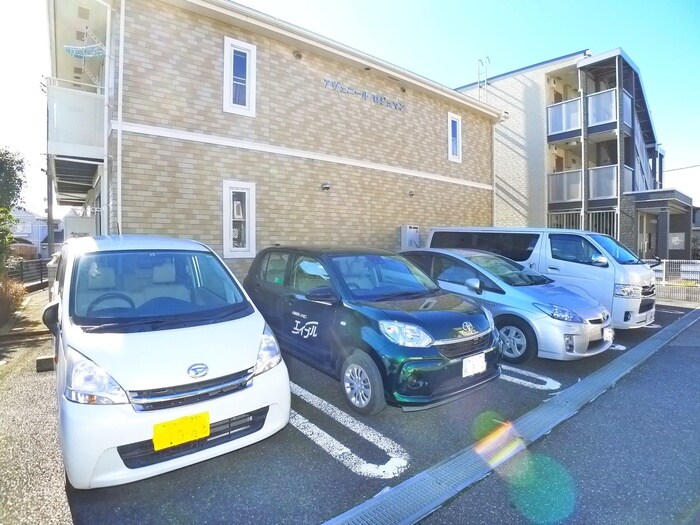 物件外観写真6　(駐車場)