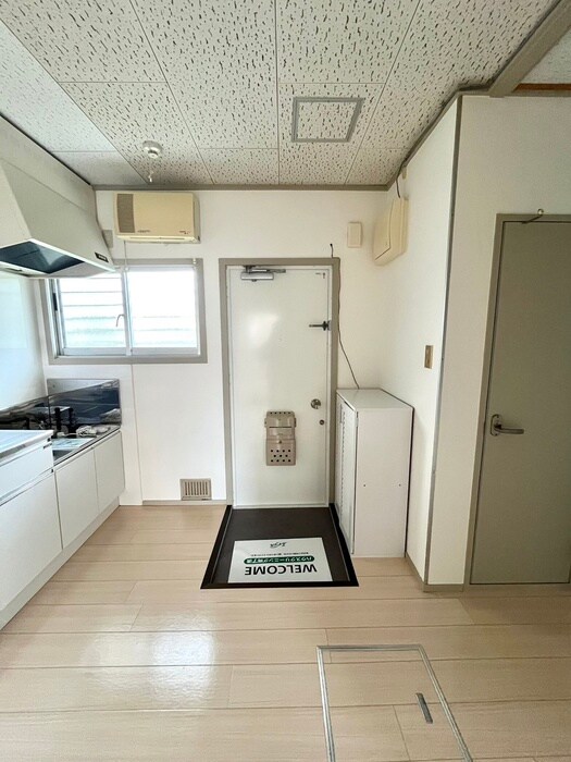 物件内観写真19　(玄関)