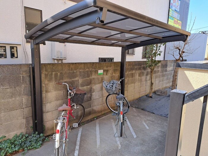 物件外観写真3　(駐輪場)