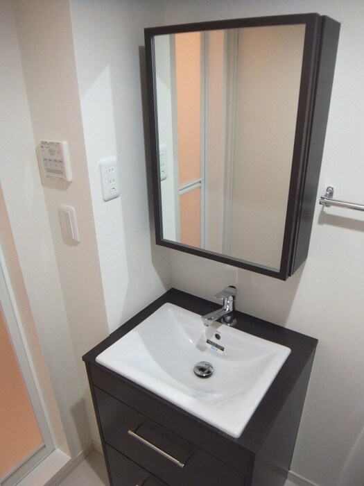 物件内観写真9　(洗面)