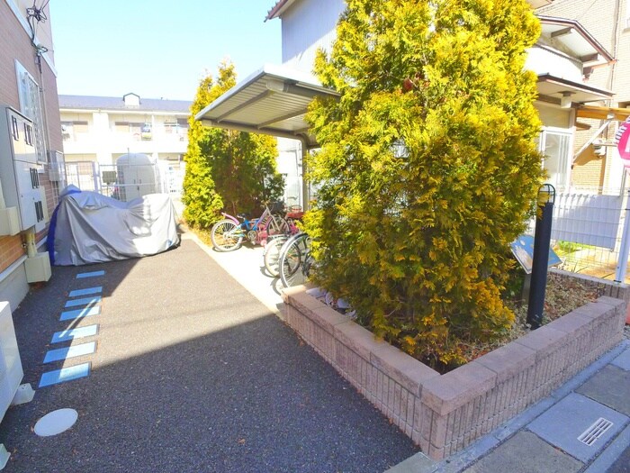 物件外観写真6　(駐輪場)